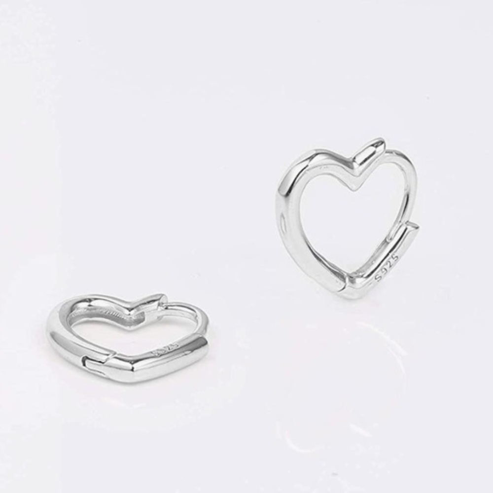Just in 💎Fancy 18k white gold heart Hoop Earrings